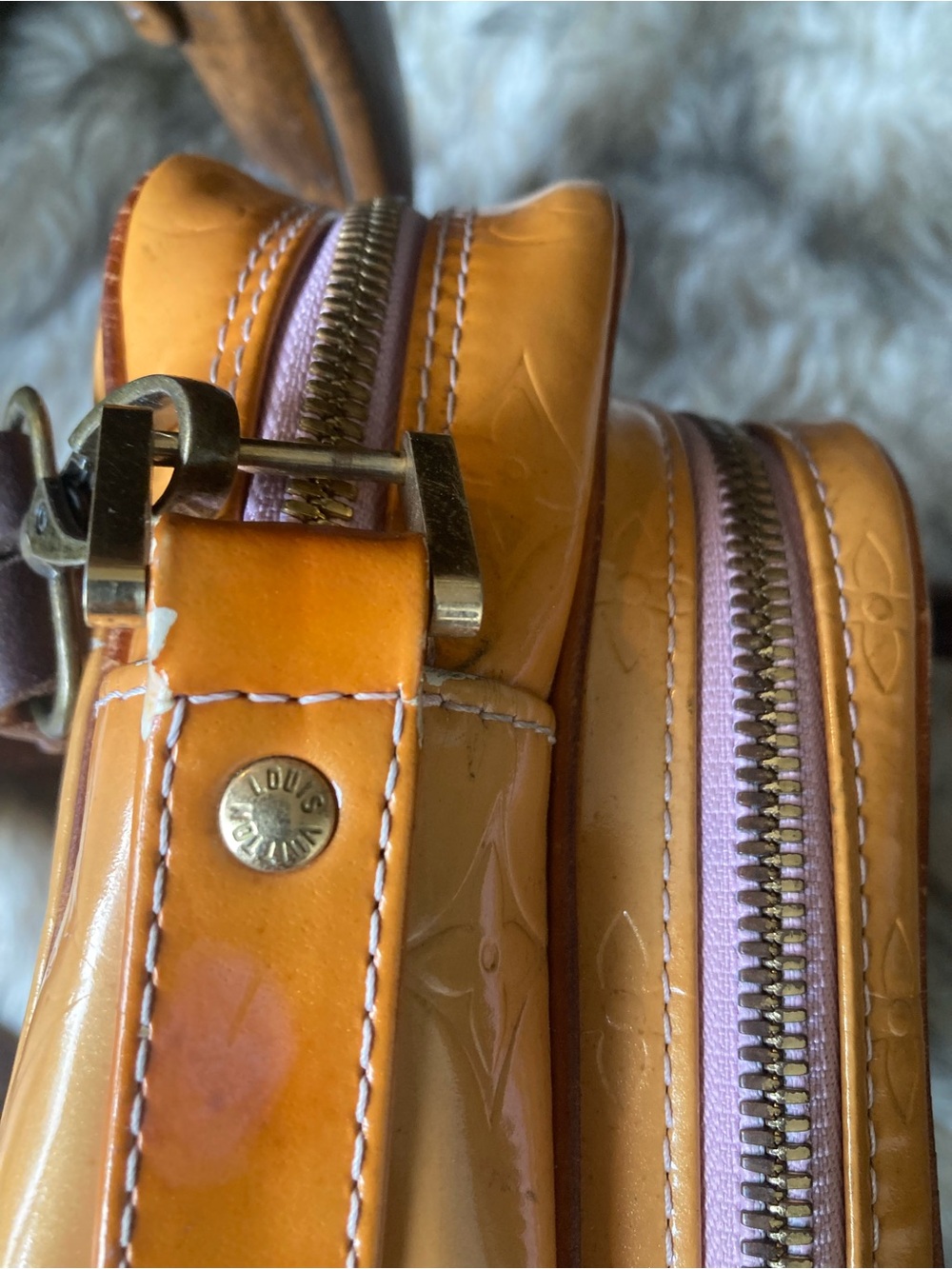 Vintage Louis Vuitton Vernis yellow - Picture 4 of 11